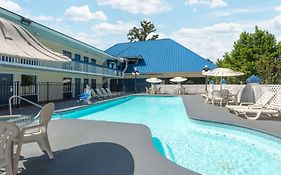 Days Inn By Wyndham Savannah Airport